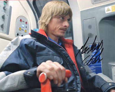 Actor, Mackenzie Crook signed 10x8 colour photograph. Crook (born 29 September 1971) is an English: Actor, Mackenzie Crook signed 10x8 colour photograph. Crook (born 29 September 1971) is an English actor, comedian, director and writer. He is known for playing Gareth Keenan in The Office, Ragetti