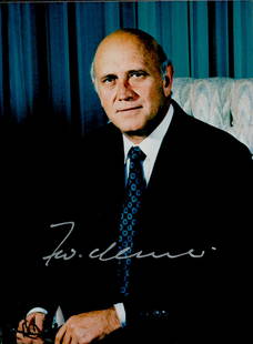 F.W. de Klerk signed 8x6 colour photo. Frederik Willem de Klerk (18 March 1936 - 11 November 2021): F.W. de Klerk signed 8x6 colour photo. Frederik Willem de Klerk (18 March 1936 - 11 November 2021) was a South African politician who served as state president of South Africa from 1989 to 1994 and