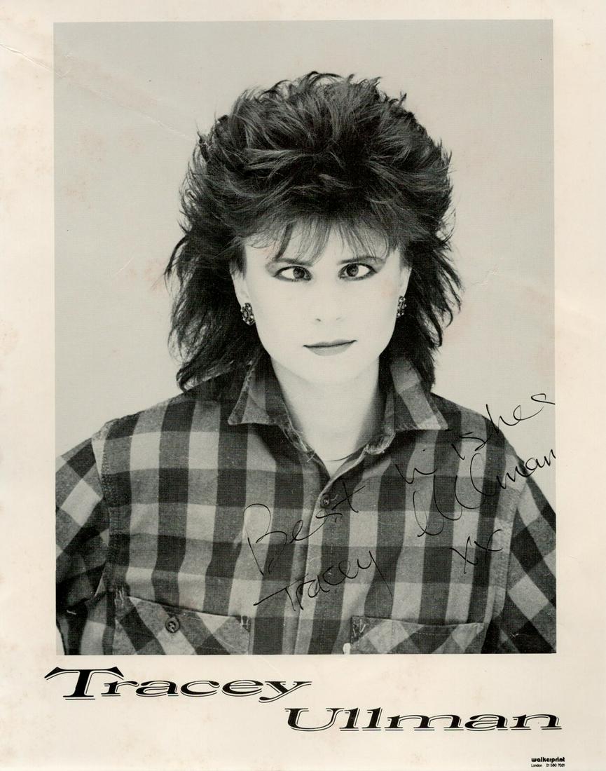 Tracey Ullman signed 10x8 black and white photo. Ullman is a British American actress, comedian, (1 of 1)