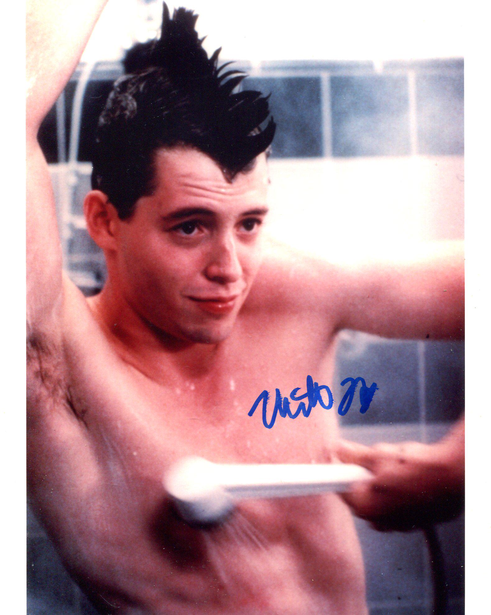 Matthew Broderick signed 8x10 Ferris Buellers Day Off comedy movie 8x10 photo. Good condition. All (1 of 1)