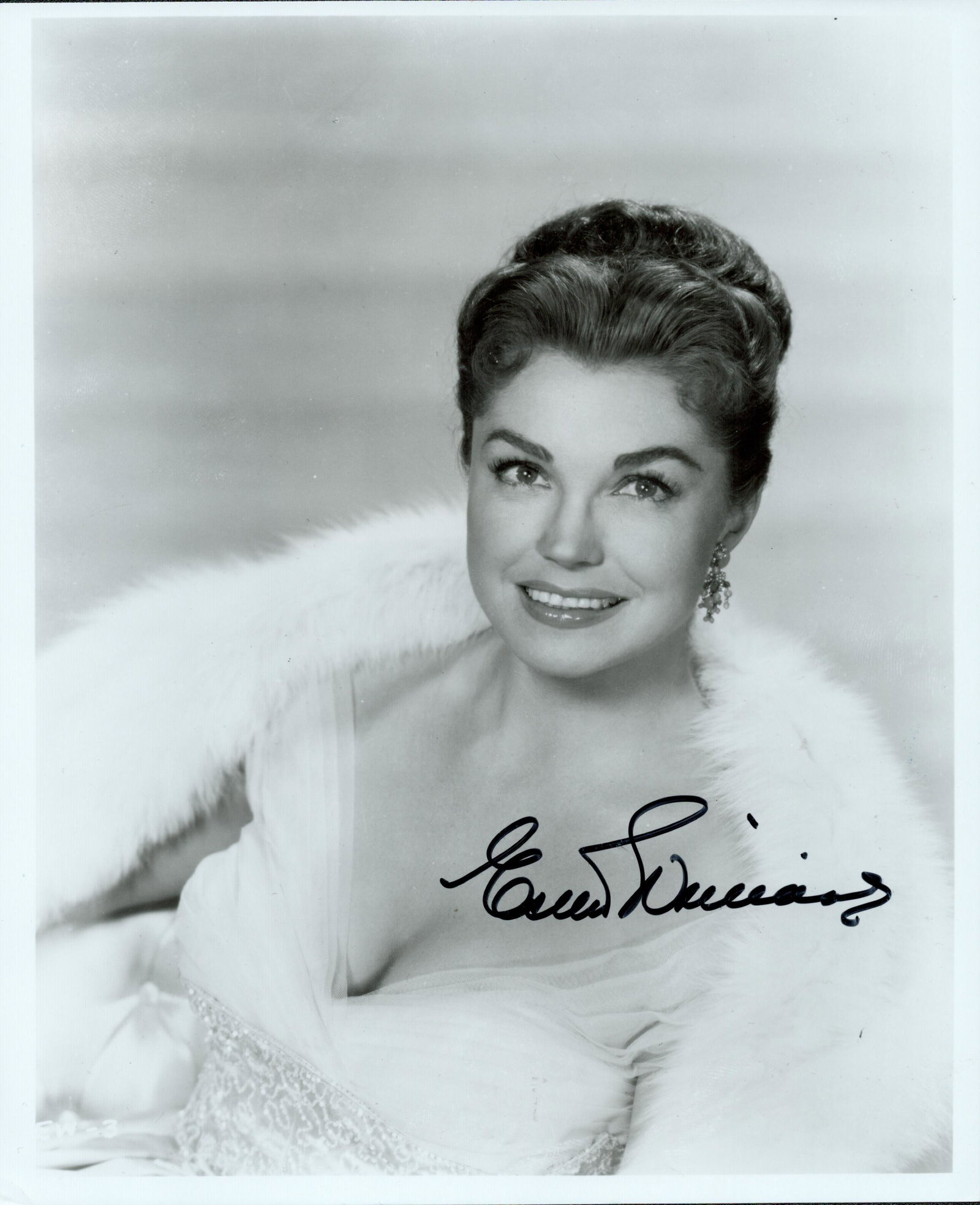 Esther Williams signed 10x8 black and white photo. (August 8, 1921 - June 6, 2013) was an American (1 of 1)