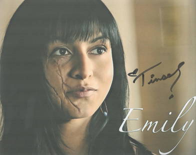 Tinsel Korey signed Twilight Saga 10x8 colour photo. Tinsel Korey (born March 25, 1980) is a: Tinsel Korey signed Twilight Saga 10x8 colour photo. Tinsel Korey (born March 25, 1980) is a Canadian actress and singer-songwriter. She is best known for portraying Emily Young in The Twilight Saga