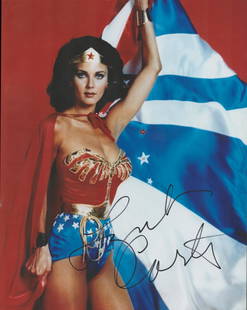 Lynda Carter signed 10x8 colour Wonder woman photo. Good condition Est.: Lynda Carter signed 10x8 colour Wonder woman photo. Good condition Est.