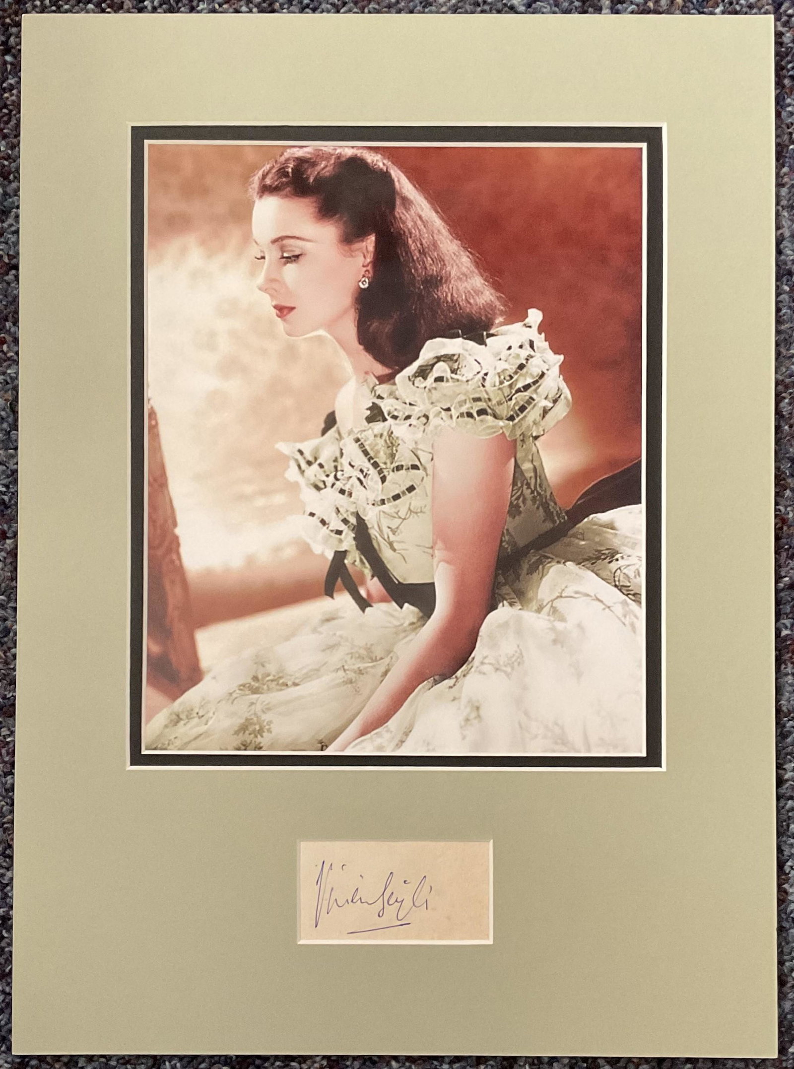 Vivien Leigh (1913-1967) Actress Signed Vintage Card 12x17 Mounted 'Gone With The Wind' Photo. (1 of 1)