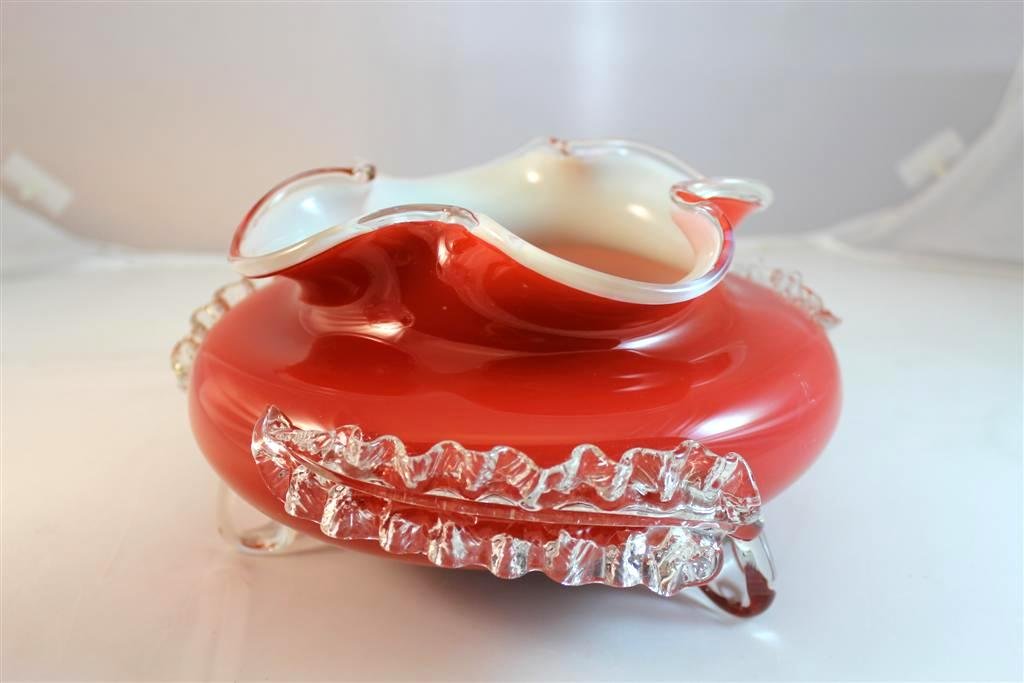 Stevens & Williams Victorian glass footed bowl: a stunning large Victorian Art Glass Blown glass footed bowl. Made by either Stevens and williams or Webb glass factory. In a beautiful glossy deep orange cased over white with a quatrafoil folded rim
