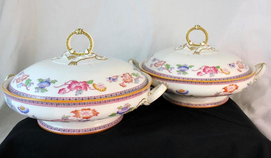 Brownfield Staffordshire Ironestone Oriental Casser: A beautiful pair of Japanesque or Chinese Oriental motif Covered serving dishes or casseroles. Made Circa 1880's by the famous Brownfield & Son company in Staffordshire. Made of beautiful ironstone. I