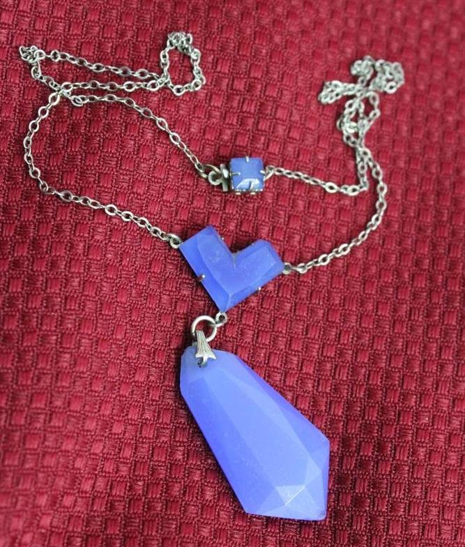 Arty Deco Blue Chalcedony Necklace & Pendant: Beautiful Antique Art Deco 1930's Blue Chalcedony necklace. Has a V shaped Chalcedony stone on the bottom with an attached Chalcedony pendant of a faceted tear drop style. Along with a square cut Chal