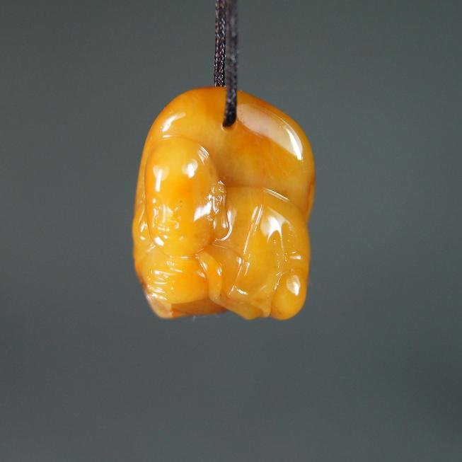Tianhuang Soapstone Pendant: Tianhuang Soapstone Pendant ,size: 2 X 1.3 X 0.8 CM