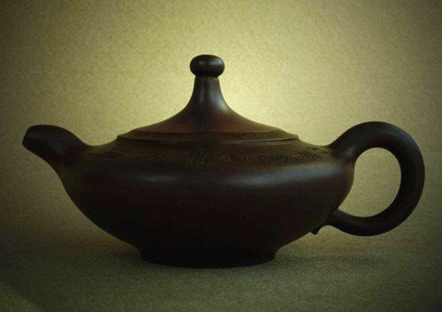 Old Chinese Yixing Zisha Teapot: Old Chinese Yixing Zisha Teapot , signed , Republic Period , size: 350 cc