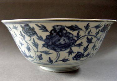 Large Ming Dynasty B&W Bowl