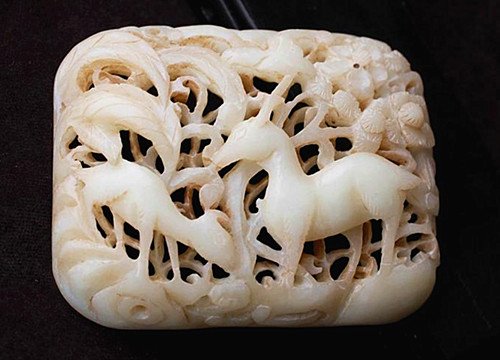 Large Old Fine Chinese White Jade Plaque: Large Old Fine Chinese White Jade Plaque carved with deer motif in open wok , possibly Ming Dynasty , size: 11 x 8.6 X 2 CM