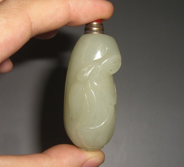 Fine Old Chinese Celadon Jade Carved Snuff Bottle (1 of 7)