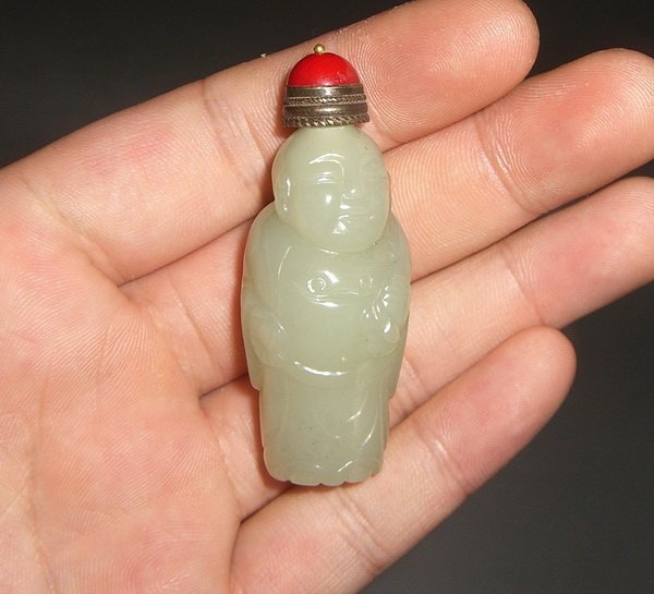Fine Old Chinese Celadon Jade Carved Snuff Bottle (1 of 8)