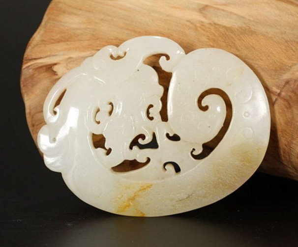 Fine Old Chinese Nephrite Jade Dragon Pendant (1 of 10)