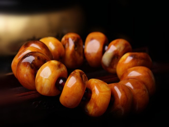 Fine Old Egg Yolk/Honey Natural Amber Bead Bracelet (1 of 5)