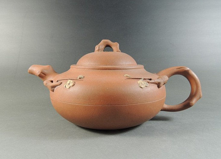 Fine Vintage Chinese Yixing Teapot (1 of 9)