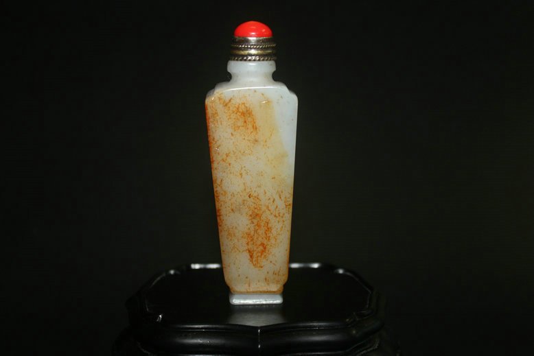 Fine Vintage Russet White Jade Snuff Bottle (1 of 8)