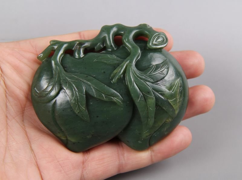 Fine Old Chinese Spinach Jade Carved Twin Peach Buckle (1 of 4)