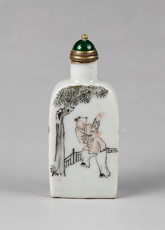 Fine Old Chinese Porcelain Snuff Bottle (1 of 5)