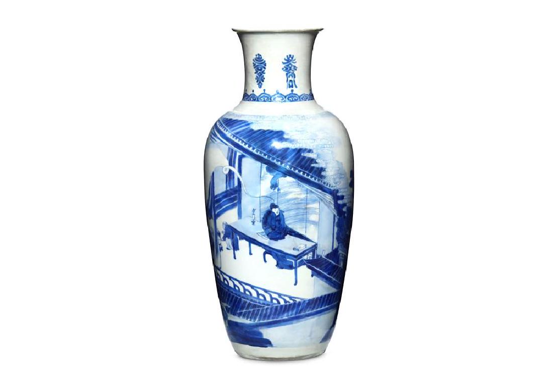 A CHINESE BLUE AND WHITE VASE. Qing Dynasty, Kangxi (1 of 2)