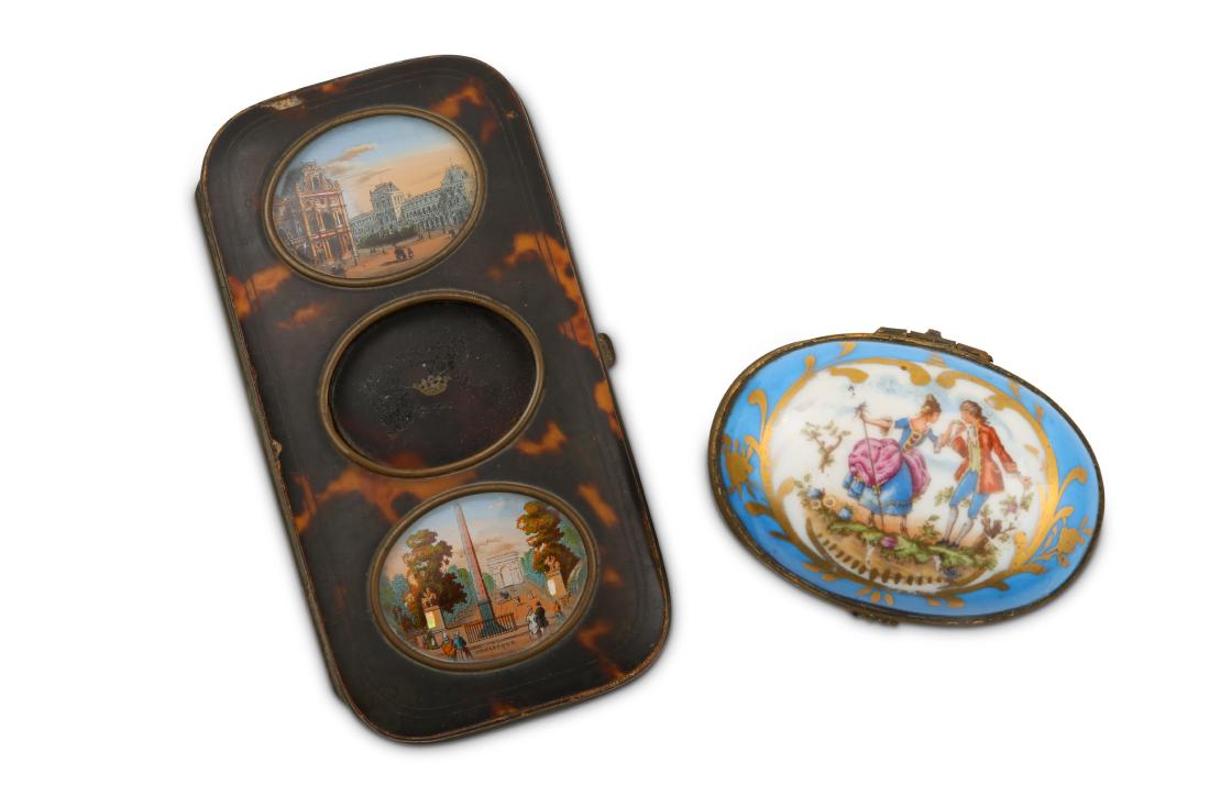 A 19th Century Paris porcelain style oval box (1 of 4)