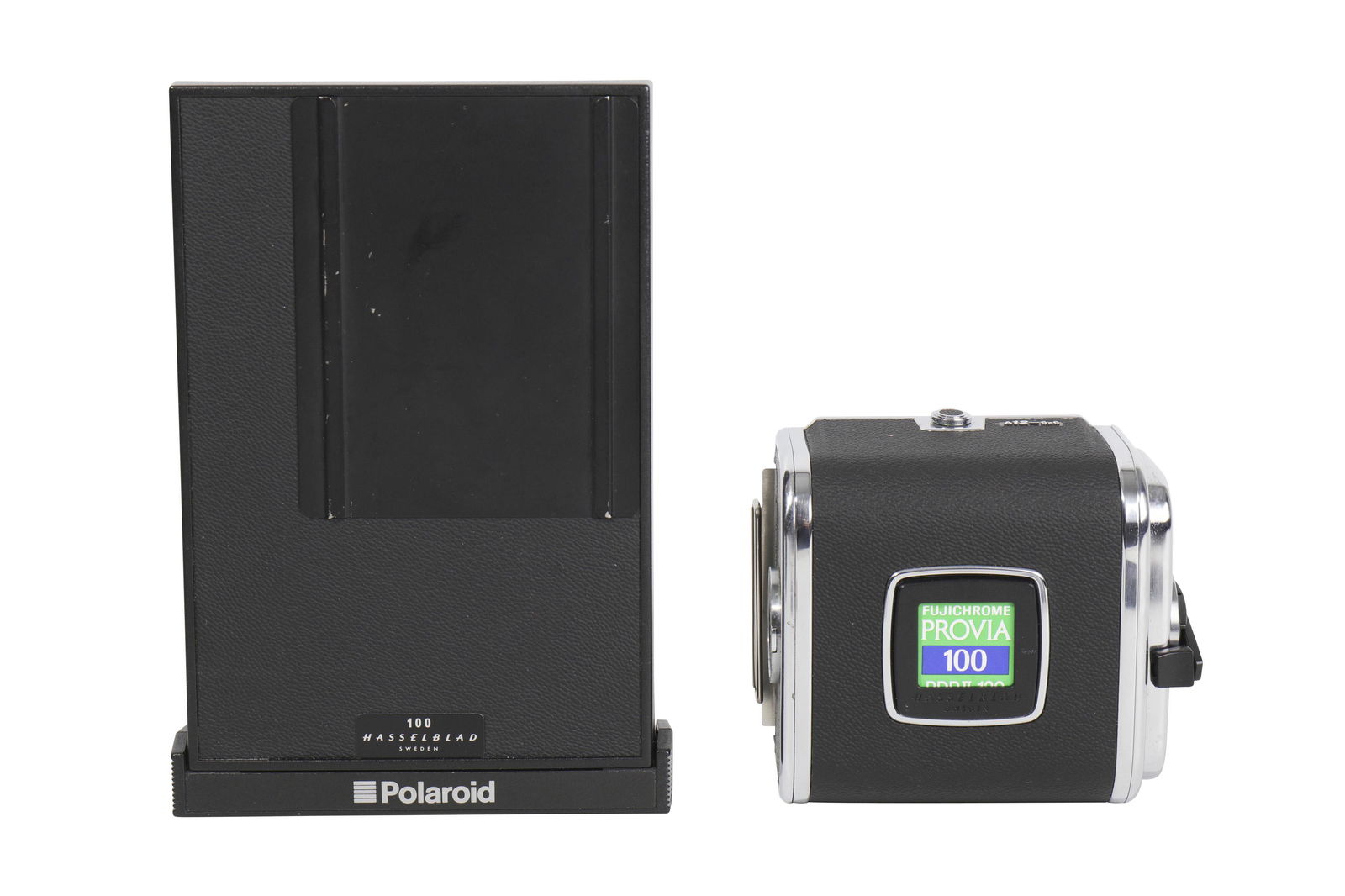 A Hasselblad 500cm Medium Format Camera Outfit: Body Serial No: ES 1434667 (1990) Body Condition: VG/E Shutter: working Lens: Carl Zeiss 80mm f/2.8 Planar T* (7168282) Carl Zeiss 50mm f/4 Distagon T* (7953830) Optics: VG/E Notes: complete with two