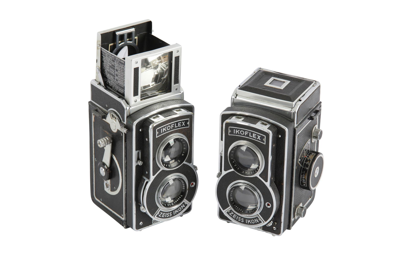 A Pair of Zeiss Ikon Ikoflex III (853/16) TLR Cameras: A Pair of Zeiss Ikon Ikoflex III (853/16) TLR Cameras Serial No: L60199 Body: G Shutter: intermittent Lens: Carl Zeiss Jena 8cm f/2.8 Tessar (2446560) Optics: G Notes: with maker's ERC Serial No: L637