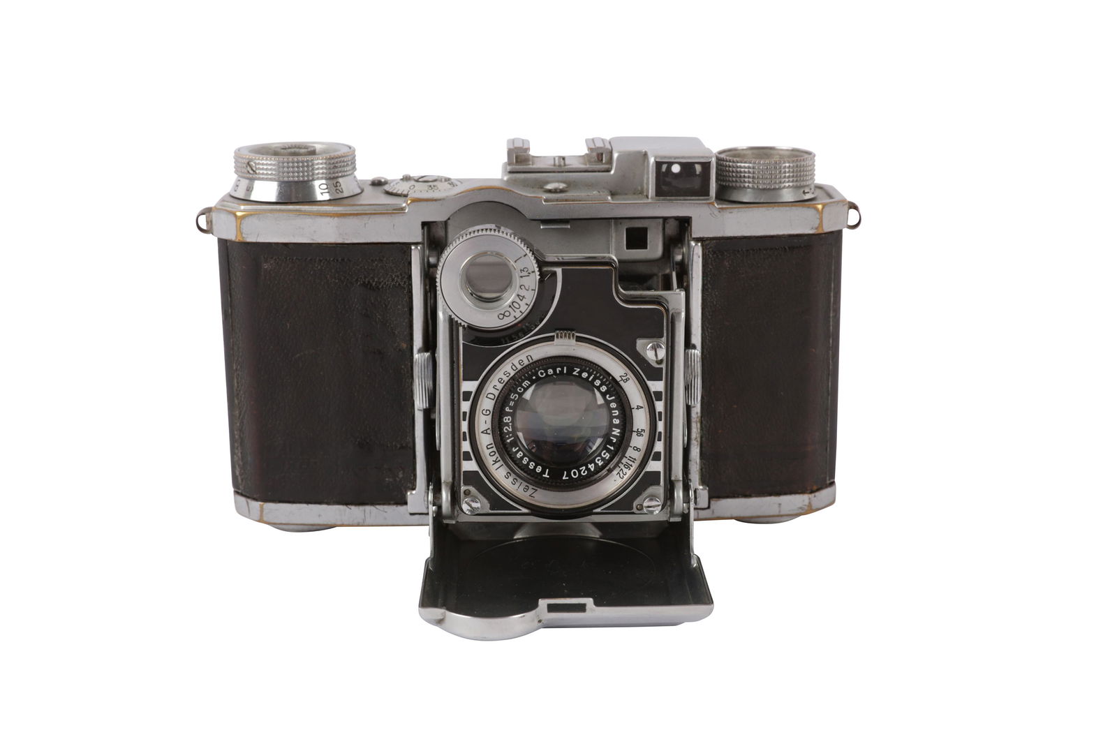 A Zeiss Ikon Super Nettel II (537/24) Folding Camera: A Zeiss Ikon Super Nettel II (537/24) Folding Camera Serial No: Z43344 Body: F brassing to chrome body Shutter: working Lens: Carl Zeiss Jena 5cm f/2.8 Tessar (154207) Optics: G/VG Notes: 1936 - 1938,