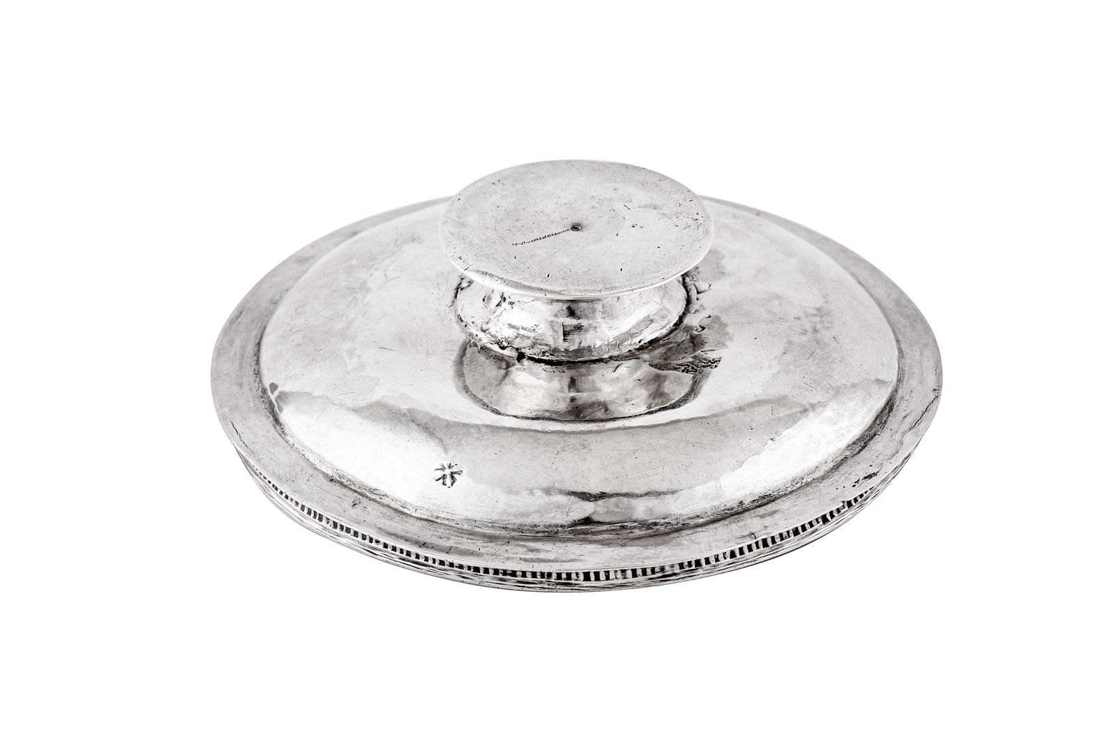 An Elizabethan East Anglian provincial silver paten (1 of 5)