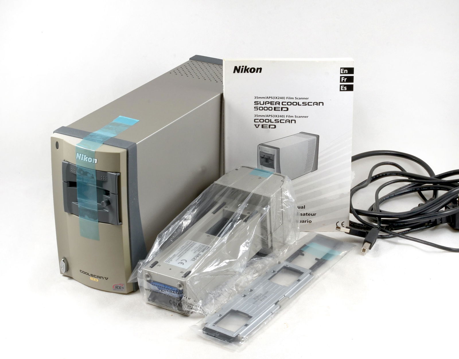 Nikon Coolscan V ED 35mm Film Scanner. As New & Unused (1 of 4)