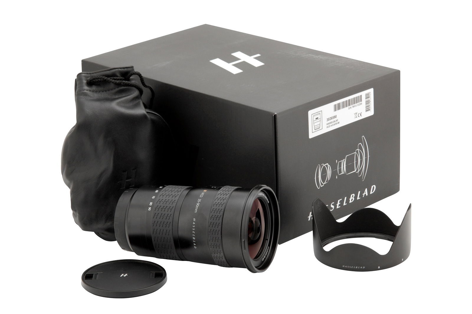 A Hasselblad HCD 35-90mm f4-5.6 Aspherical Lens (1 of 3)