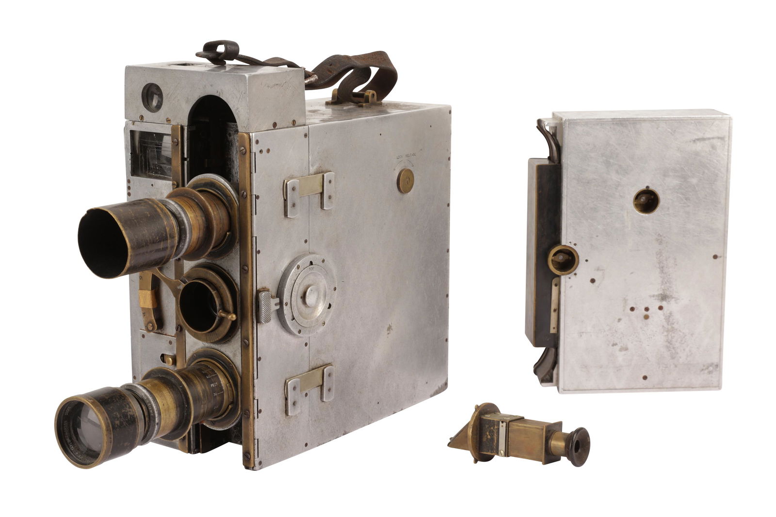 A Newman Sinclair Auto Kine 35mm Aluminium Movie Camera (1 of 4)