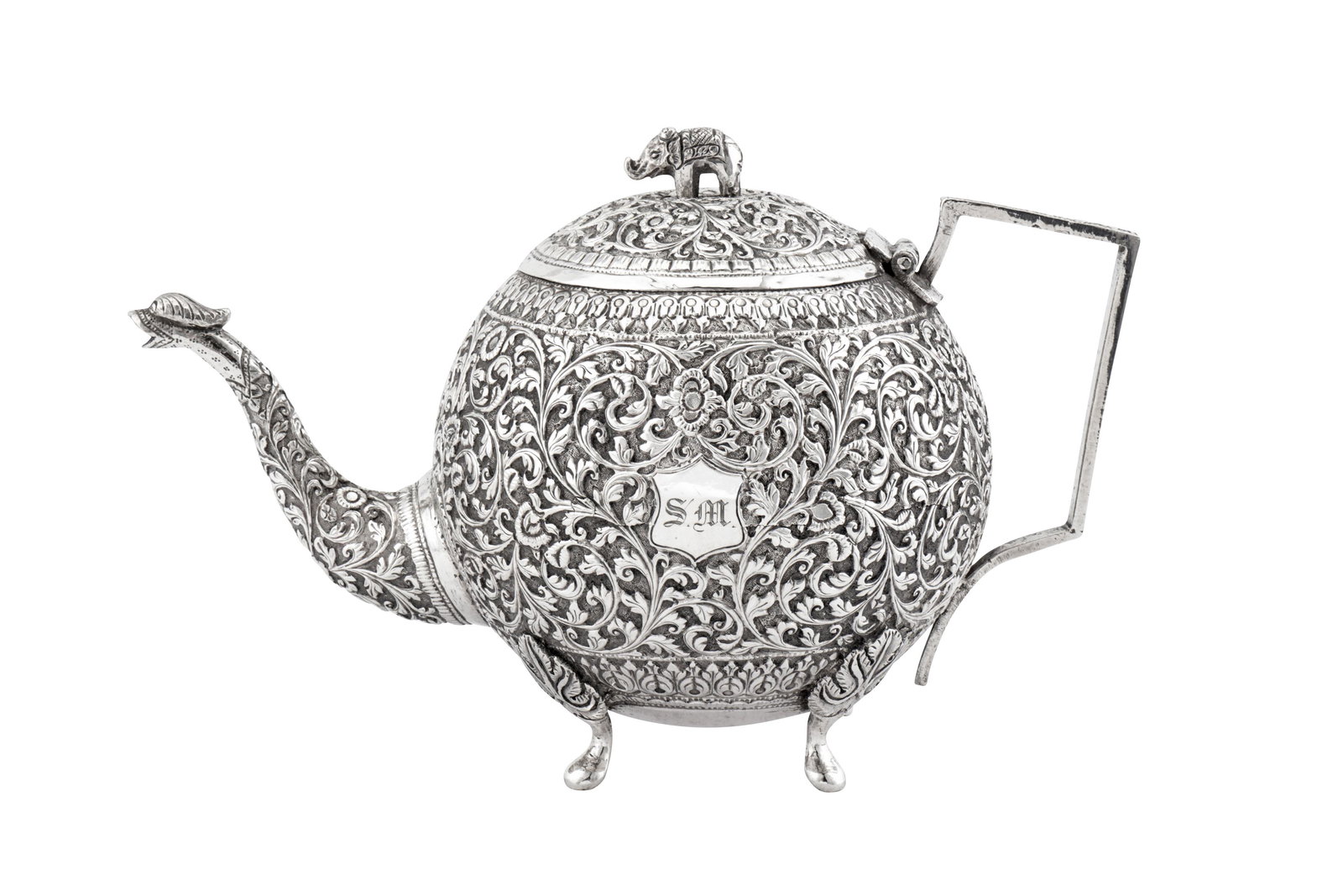 A late 19th / early 20th century Anglo – Indian unmarked silver teapot, Cutch circa 1900 (1 of 4)