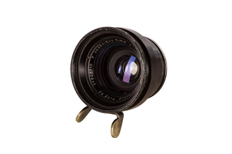 A Angenieux Retrofocus Type R2 Lens