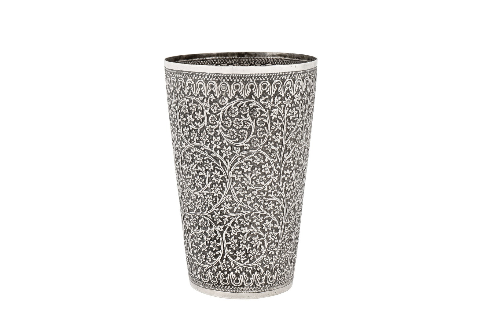 A late 19th century Anglo – Indian unmarked silver beaker, Kashmir circa 1890 (1 of 5)