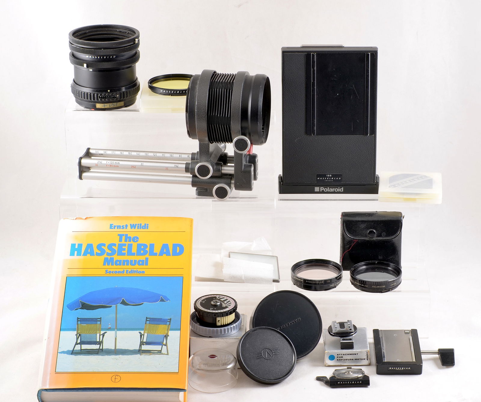 Hasselblad Accessories inc Bellows, Tubes & Meter etc.: Hasselblad Accessories inc Bellows, Tubes & Meter etc. Comprising Hasselblad bellows unit, 3-piece extension tube set, close-up exposure chart, rare Linear Mirror Unit (see final images), working Knob