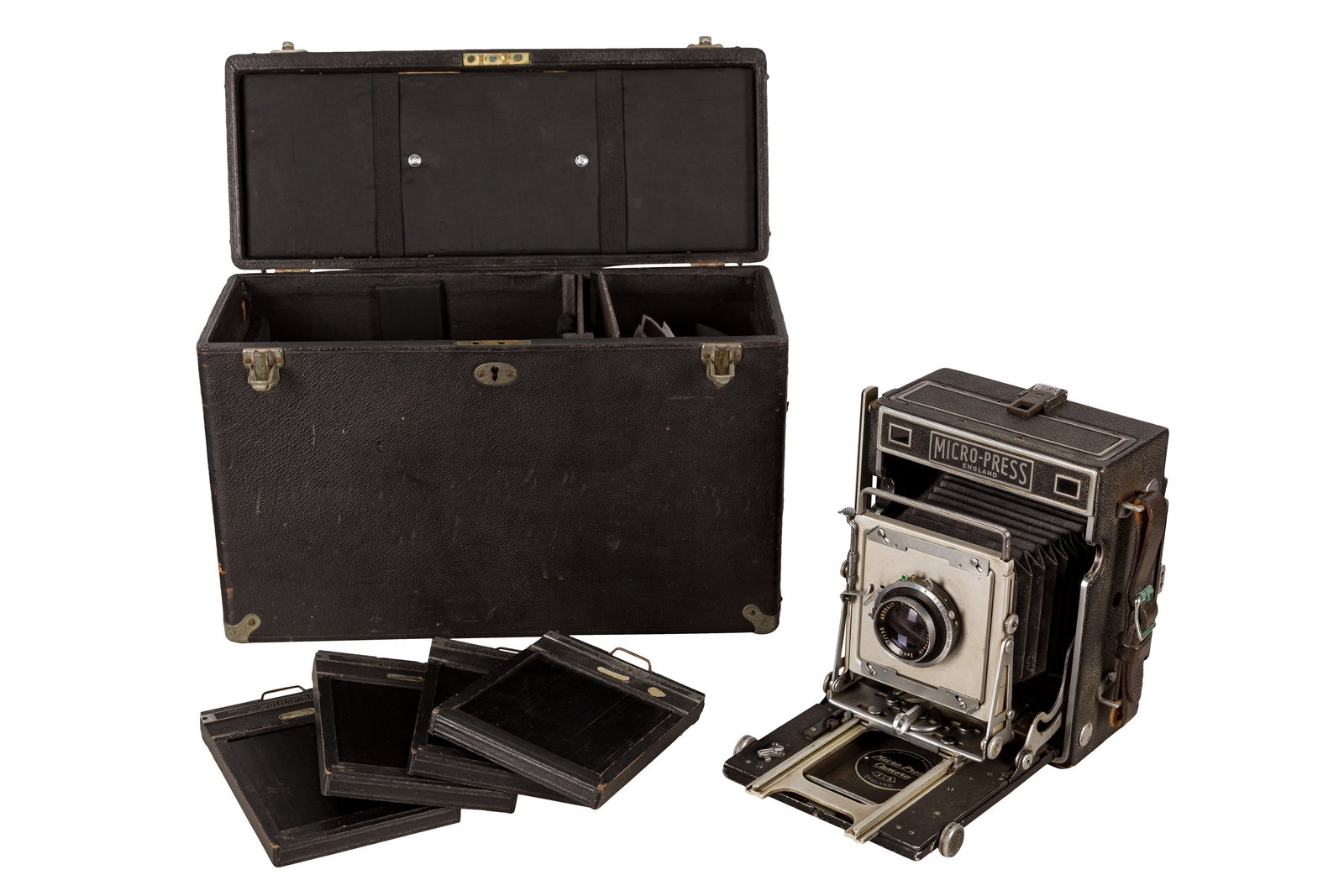 A Graflex Crown Graphic Special 5x4 Press Camera Outfit: A Graflex Crown Graphic Special 5x4 Press Camera Outfit Serial No: 940610 Body: G/VG Shutter: working Lenses: Schneider Kreuznach 135mm f/4.7 Xenar (6427534) Schneider-Kreuznach 65mm f/8 Super-Angulon