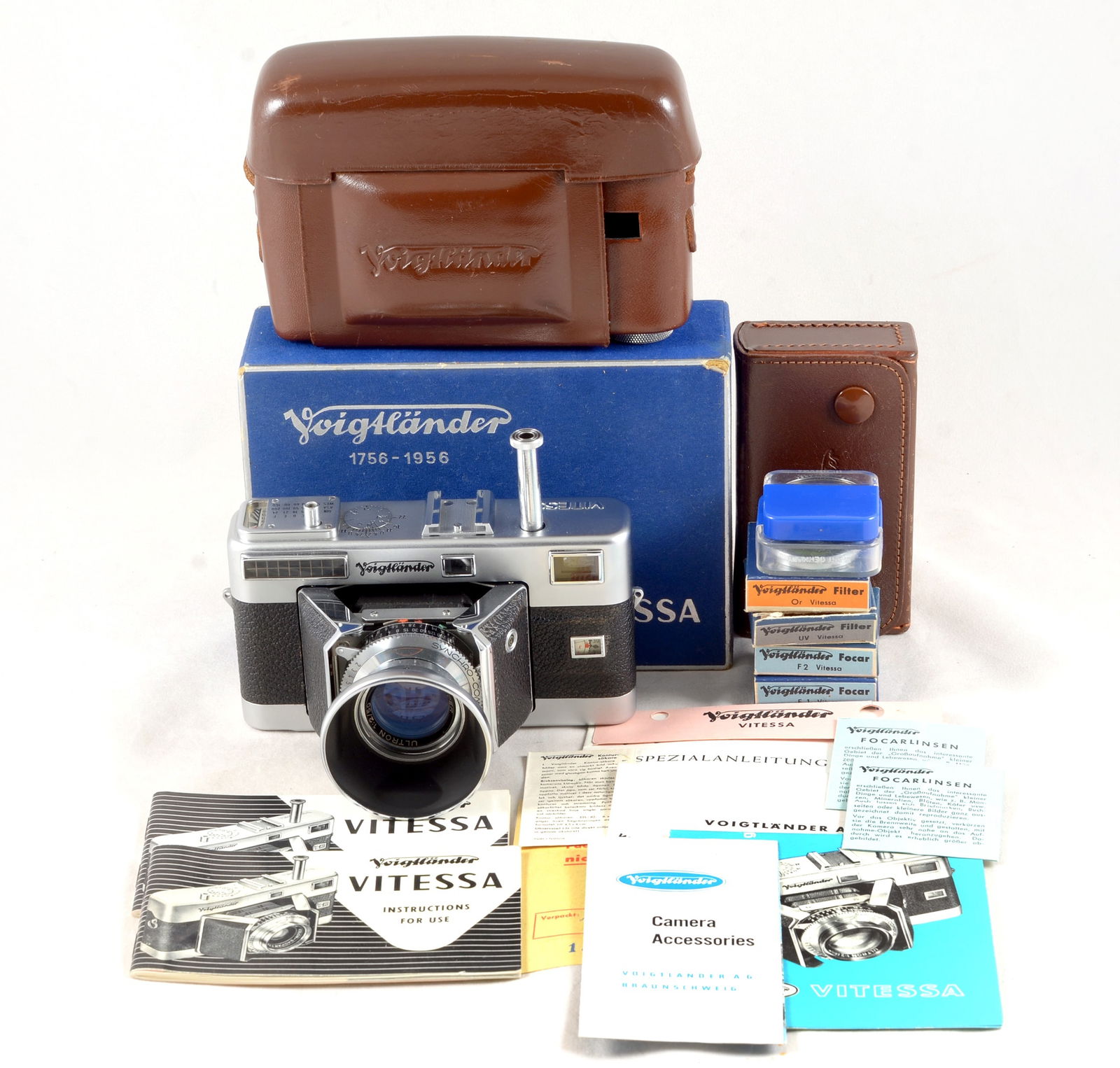 Boxed Voigtlander Vitessa CRF Camera. (1 of 3)