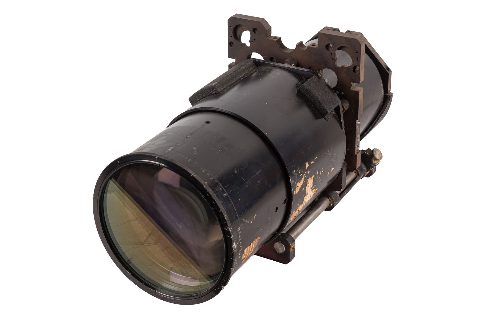 A P. Angenieux 27.5 - 500mm f/2 Angenieux-ZoomType 18x27: A P. Angenieux 27.5 - 500mm f/2 Angenieux-ZoomType 18x27 Serial No: 1267358 Body: F Optics: F some dirt and grime, would benefit from servicing Notes: an extraordinarily large and heavy TV Zoom lens.