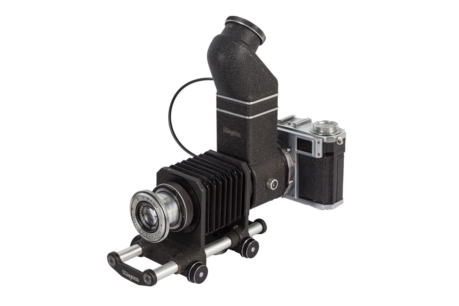 A Zeiss Ikon Contax II Rangefinder Camera with Kilfitt Bellows: A Zeiss Ikon Contax II Rangefinder Camera with Kilfitt Bellows Serial No: 89769 Body: G/VG Shutter: working Lens: Carl Zeiss 5cm f/2.8 Tessar (1897923) Optics: VG Notes: with Wallace Heaton dealer pla