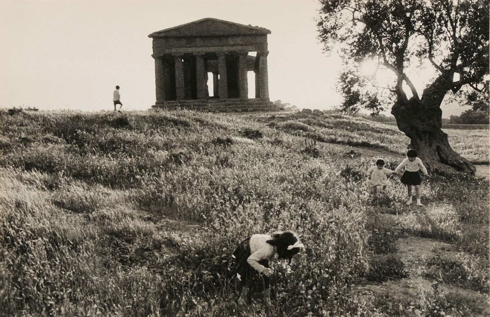 Bruce Davidson (b.1933): Bruce Davidson (b.1933) SICILY, 1961. Vintage silver gelatin print, printed c.1964, image/sheet size 22 x 33.7cm, numbered in an unknown hand in pencil verso, with Davidson's 1964 copyright stamp vers