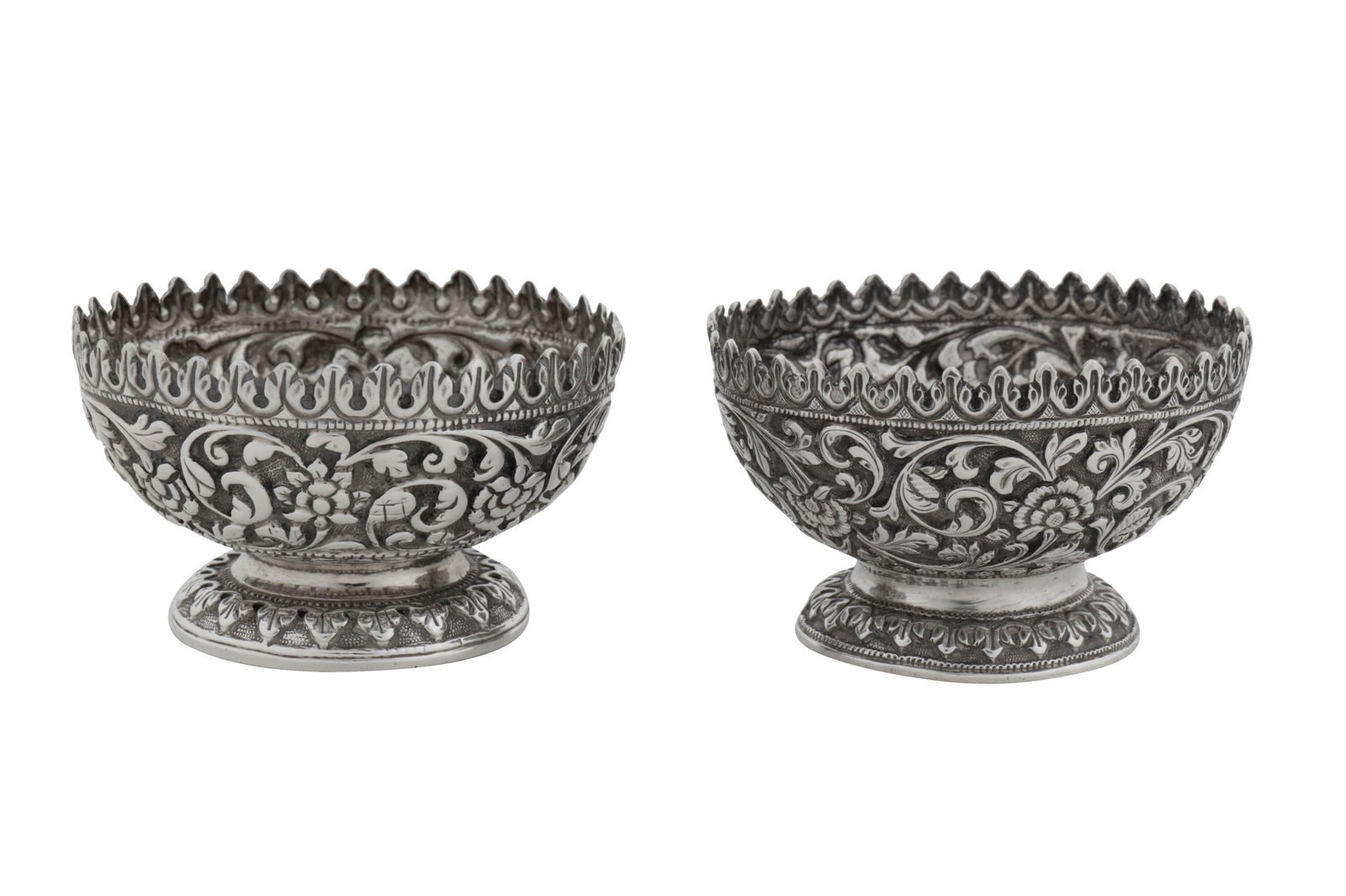 A pair of late 19th century Anglo – Indian silver salts, Cutch, Bhuj circa 1880 by Oomersi (1 of 5)