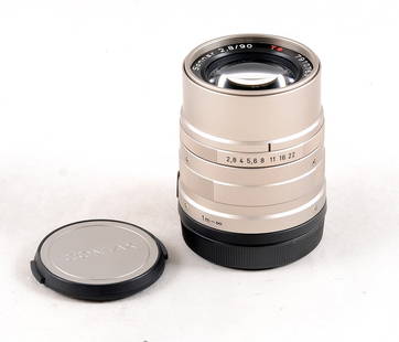 Carl Zeiss 90mm f2.8 Sonnar AF T* Lens for Contax G1/G2.: Carl Zeiss 90mm f2.8 Sonnar AF T* Lens for Contax G1/G2. #7910763. Signs of normal use, glass