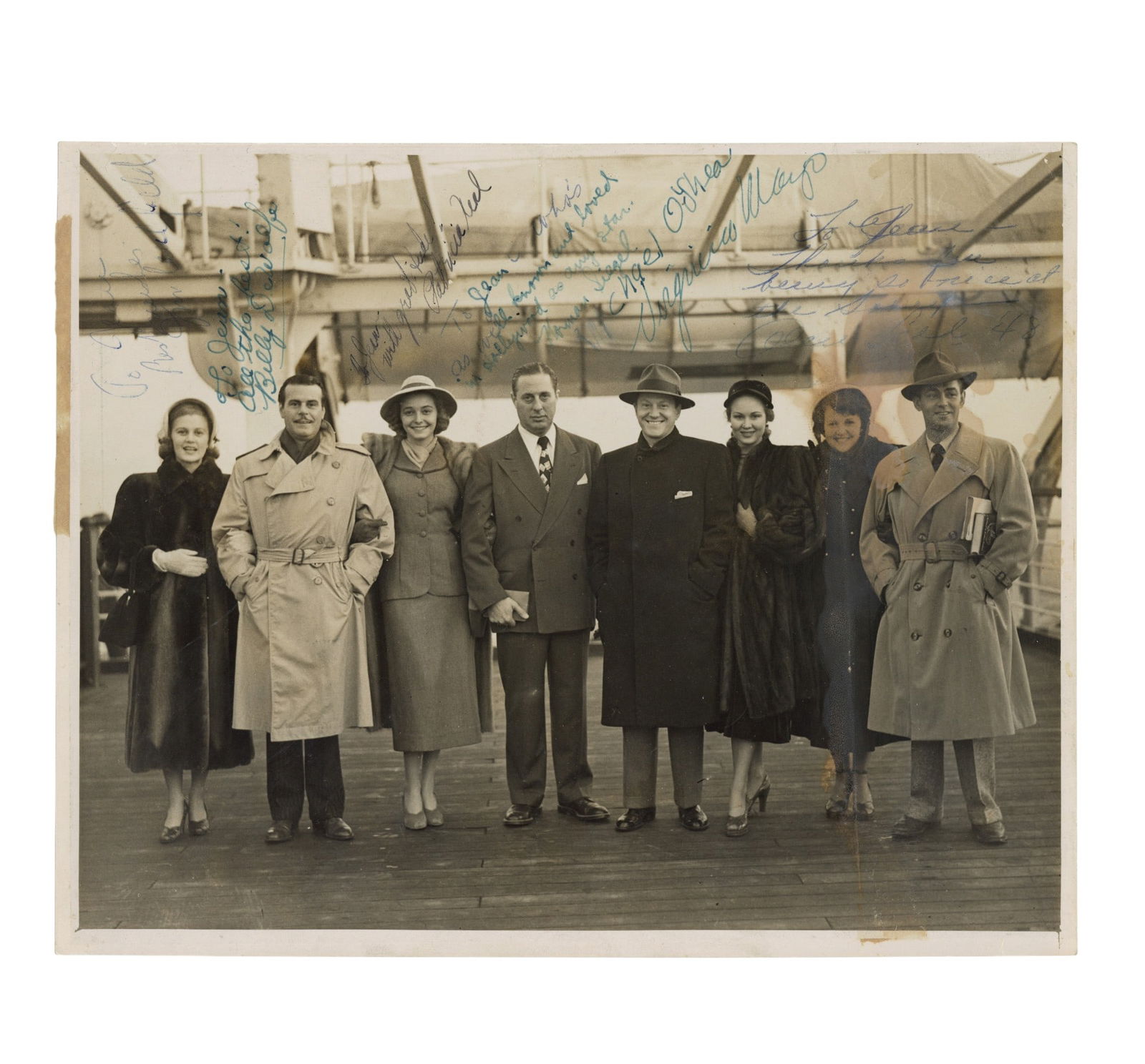 Vintage Hollywood.- Signed photographs: Vintage Hollywood.- Signed photographs Vintage black and white landscape photograph of actors and actresses at the Royal Command Film Performance, 1948, signed by all sitters, comprising: Joan