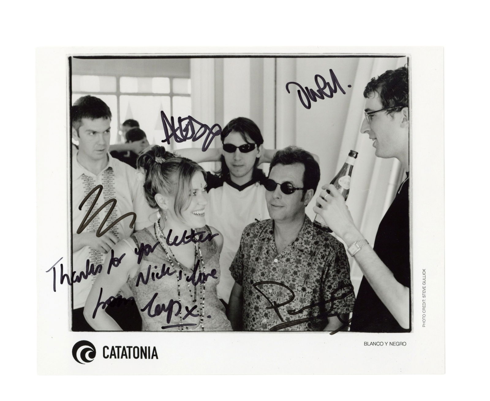 Catatonia Signed photograph: Catatonia Signed photograph Black and white promotional photograph of the Welsh band, signed by Cerys Matthews, Mark Roberts, Owen Powell, Aled Richards and Paul Jones, in very good condition. 