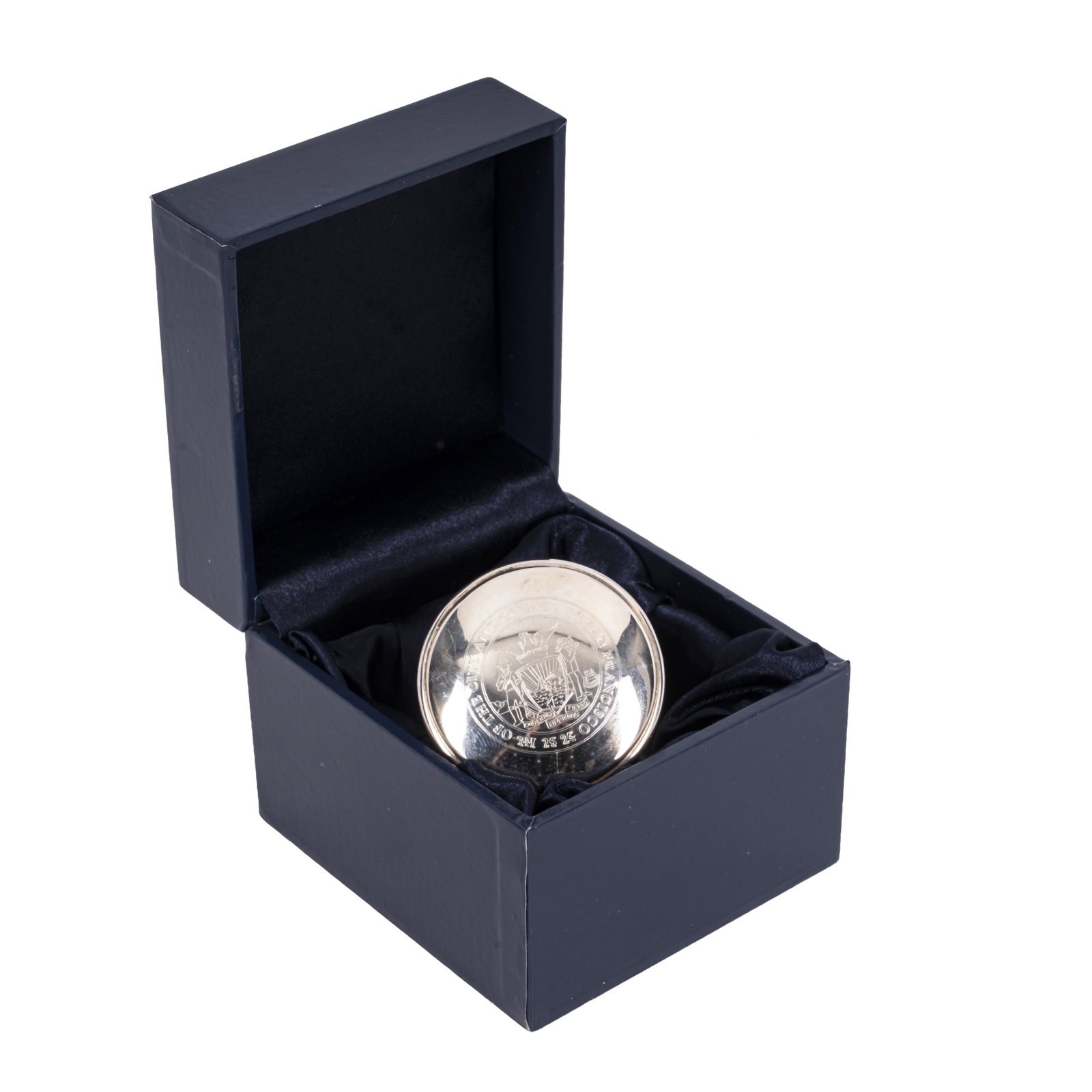 Silver plated bottle stoppper: Silver plated bottle stoppper 20th Century With coat of arms detail and original box The item has been XRF tested and found to be silver plated and wax coated.