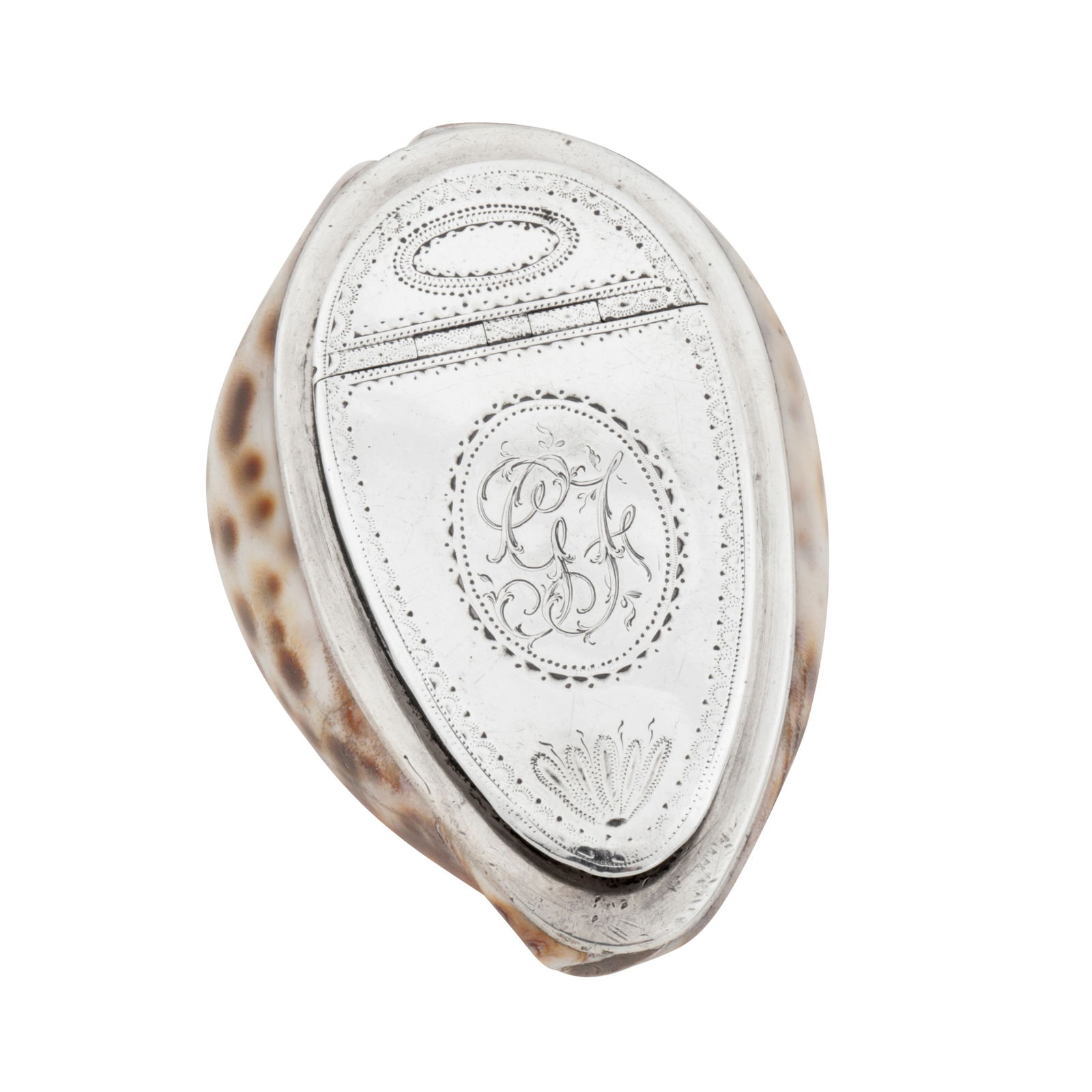 Dundee circa 1780 by William Scott I (active 1774-99) A George III Scottish provincial silver: The hinged lid with bright cut engraved decoration centred with an oval cartouche with engraved initials GF in cursive script, the upper section with an elliptical cartouche. Maker’s mark only to th