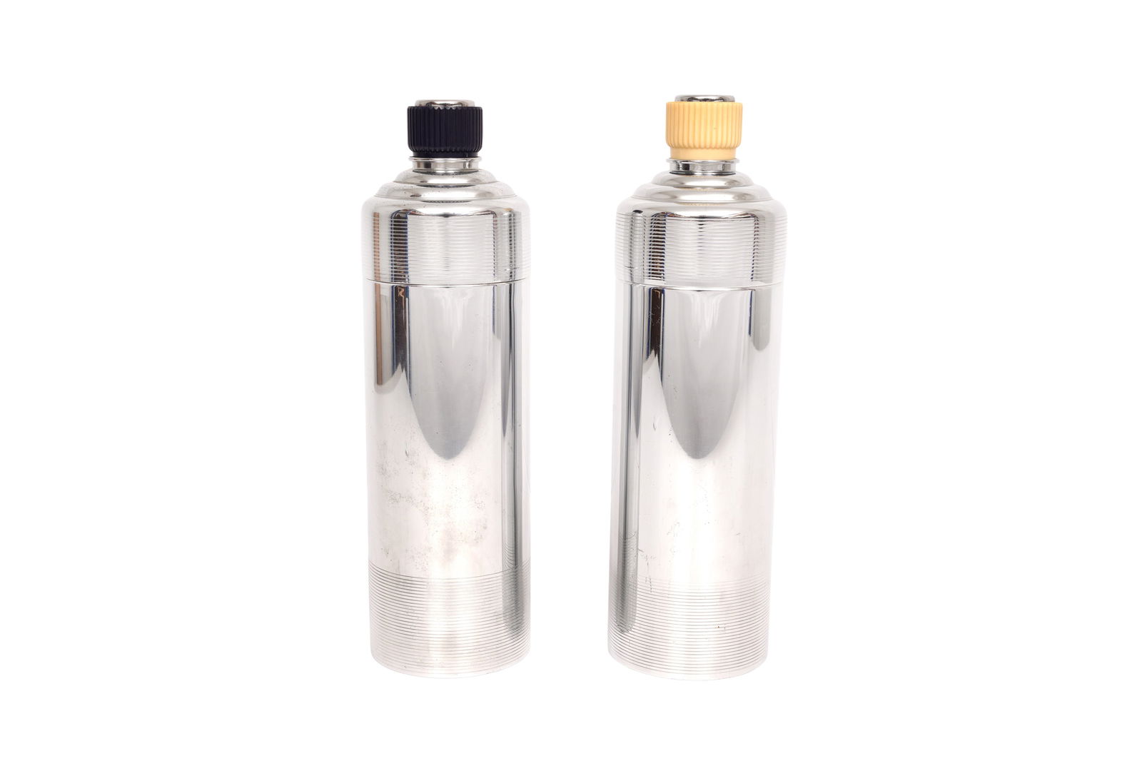 Chase, USA Two cocktail shakers - 2