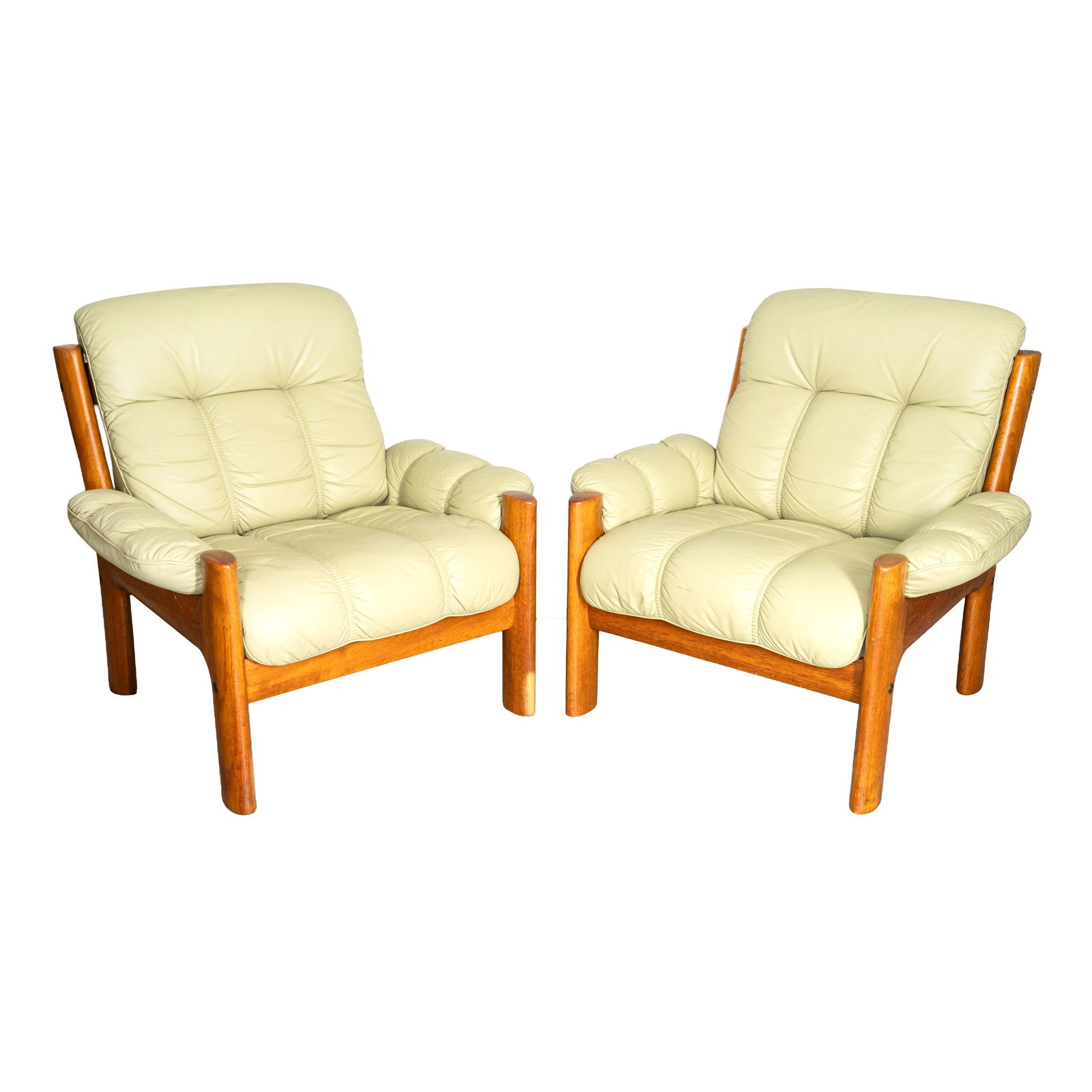 Ekornes, Norway Pair of Lounge Chairs: Ekornes, Norway Pair of Lounge Chairs Mid-CenturyCherrywood, green leather upholsteryUnmarked 85cm high x 88cm wide x 90cm deep
