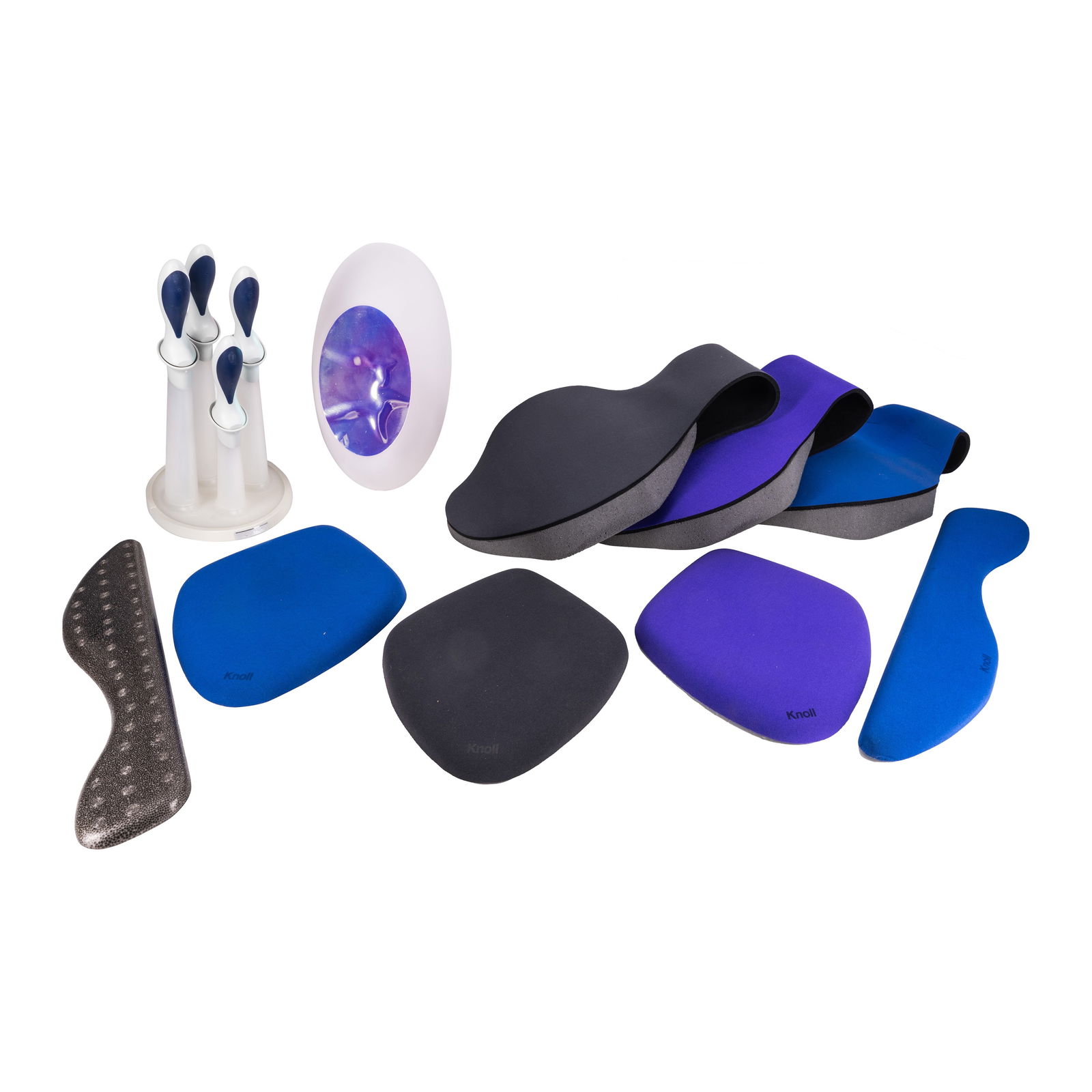 Ross Lovegrove (Welsh, b. 1958) for Guzzini, Italy ‘Handys Excalibur’ set of kitchen kni: Ross Lovegrove (Welsh, b. 1958) for Guzzini, Italy ‘Handys Excalibur’ set of kitchen knives Together with 'Google' wall lamp for Luceplan, circa 2003Assortment of 'Surf' computer accessor